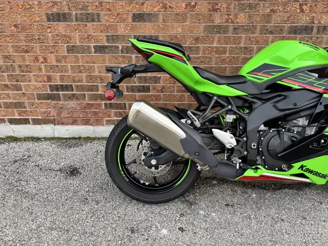 2024 Kawasaki Ninja ZX-4RR KRT **KRT COLORS** in Sport Bikes in Markham / York Region - Image 9
