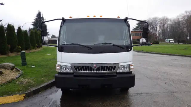 2009 International CityStar Side Dump Flatdeck in Heavy Trucks in City of Toronto - Image 4