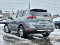 Experience the versatility and reliability of the 2018 Nissan Rogue SV. This Gray front-wheel-drive... (image 1)