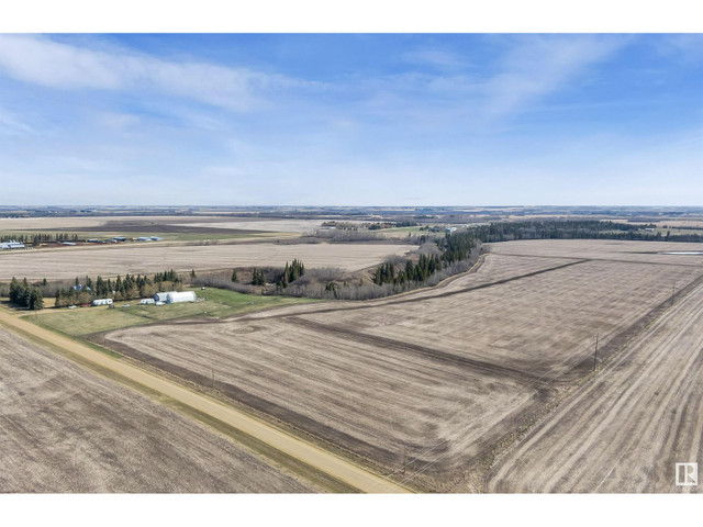 464015 Range Road 234 Rural Wetaskiwin County, Alberta in Houses for Sale in Edmonton - Image 2