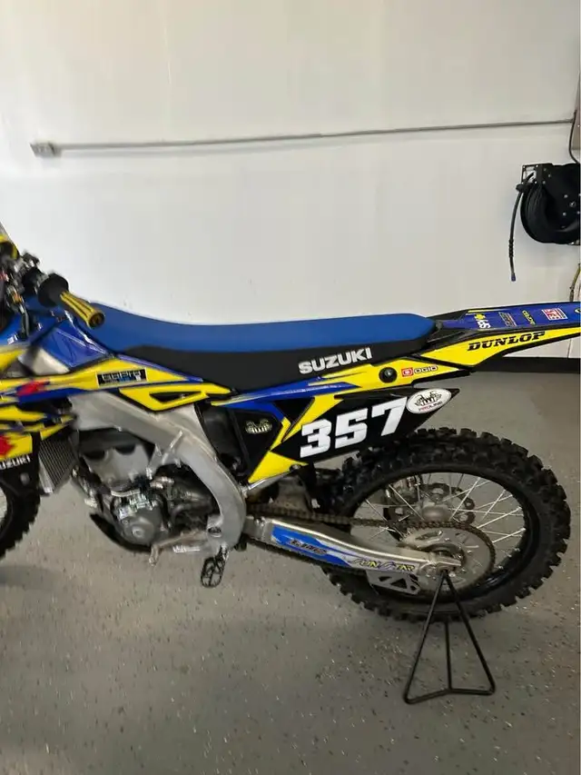 2023 SUZUKI RM-Z250-YELLOW! in Dirt Bikes & Motocross in Edmonton - Image 9