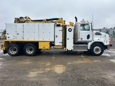 2018 Western Star Rival T7 Hydrovac 12,000 hours 83184 kms Robuschi 105 800 G of water 7 cubes debri...