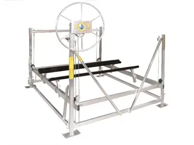 Caractéristiques : Structure d’aluminium (alliage 6005/6061) Soudée au tig Boulonnerie en acier inox...