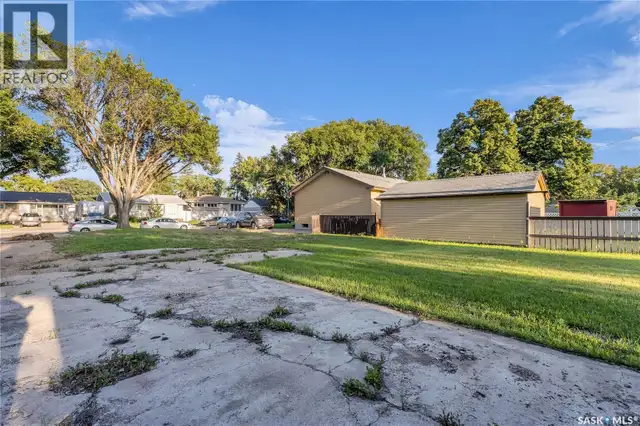 1713 D AVENUE N Saskatoon, Saskatchewan in Land for Sale in Saskatoon - Image 4