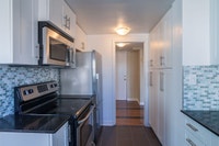 Akelius one bedroom apartment for rent. Located near Sherbrooke & Drummond in the Downtown - McGill... (image 2)