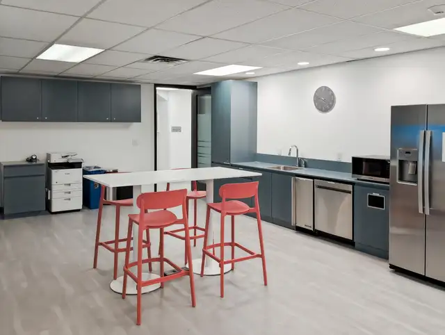 Office space for rent for 4 persons in Still Creek Dr Burnaby in Commercial & Office Space for Rent in Burnaby/New Westminster - Image 8