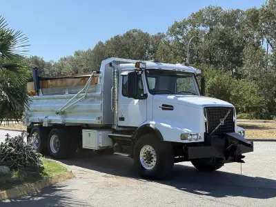 2005 Volvo VND 18-Speed Diesel Dump Truck with Sander and Plow, 12.1L, 6 cylinder, 2 door, manual, 6...