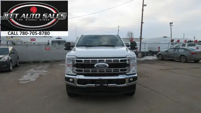 2024 Ford F-350 XLT CREW CAB 8 FT LONG BOX in Heavy Trucks in Vancouver - Image 4