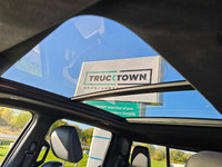 2022 Ram 1500 Sport 4x4 Crew Cab with 122,694 kms! Clean history with no accidents See Carfax report... (image 9)