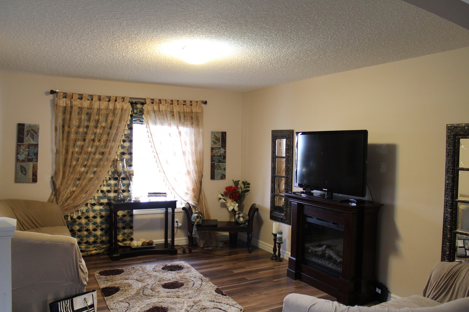 2 Story 3 beds + 2 1/2 bath, P-finish BSMT Available Immediately 2