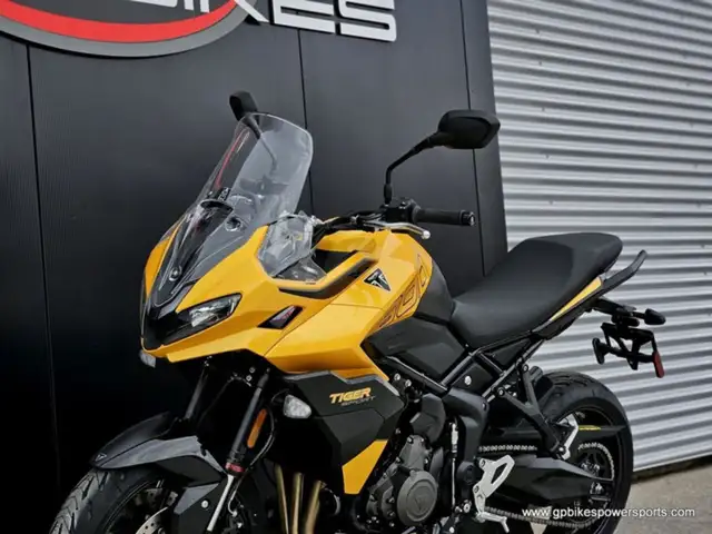 2026 Triumph Tiger Sport 800 Cosmic YellowSapphire Black in Street, Cruisers & Choppers in Oshawa / Durham Region - Image 13