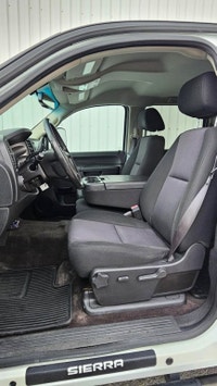 2013 GMC SIERRA 2500 SLE CREW 6.6L 4x4 Livraison partout au Québec possible ** Tous les échanges son... (image 8)