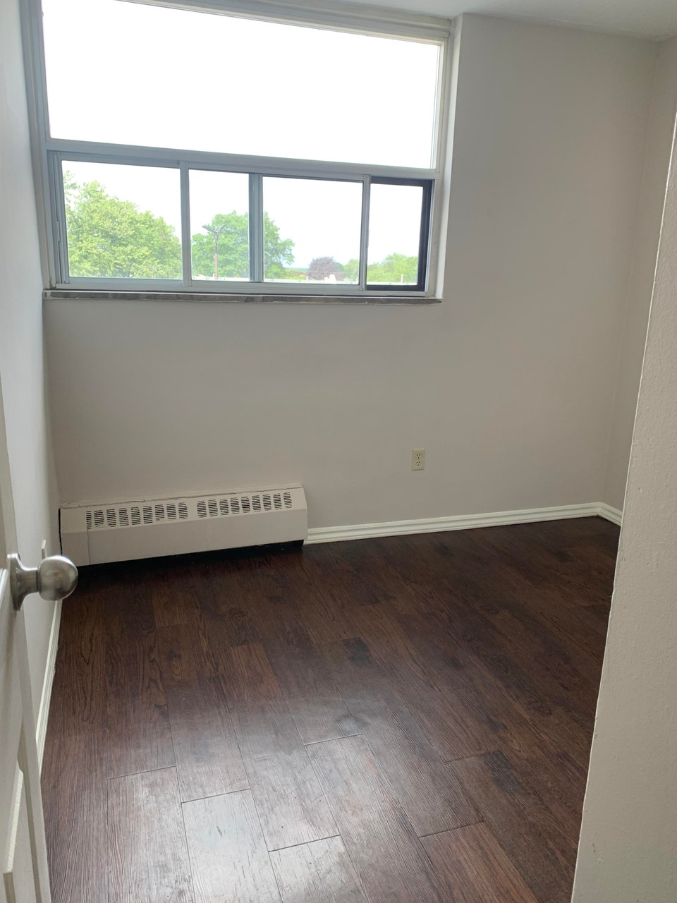 Spacious 3 bedroom unit for rent- 1 MONTH FREE* 4