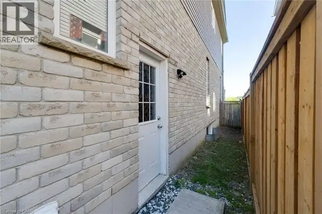 56 SMITH'S CREEK Drive New Hamburg, Ontario in Houses for Sale in Kitchener / Waterloo - Image 41