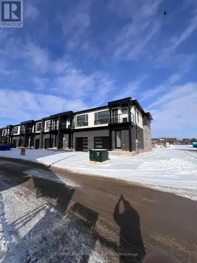 Stunning Modern Townhouse 4 Bedrooms 3 Washrooms | Prime Location Welcome to this beautifully design...