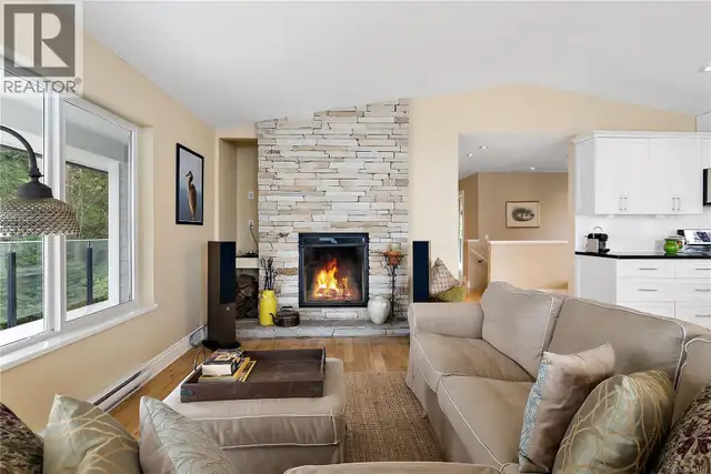 976 Lands End Rd North Saanich, British Columbia in Houses for Sale in Victoria - Image 9