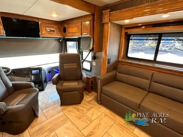 2019 Thor Motor Coach Tuscany 45MX only 020,049 Miles in RVs & Motorhomes in Moncton - Image 22