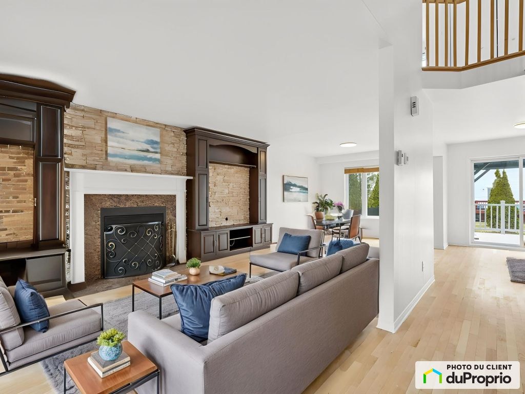$920,000 - 2 Storey for sale in Longueuil (St-Hubert) — photo 3