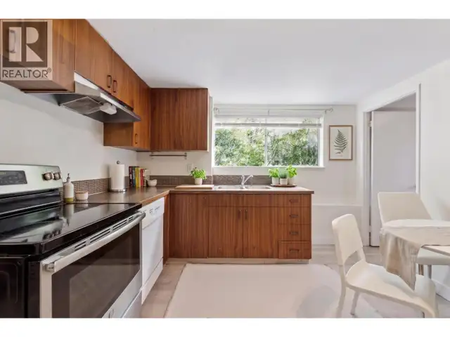 1949 MAHON AVENUE North Vancouver, British Columbia in Houses for Sale in North Shore - Image 16