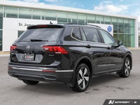 * 8-speed automatic transmission with Tiptronic / 4MOTION All-Wheel Drive * Driving Profile Selectio... (image 4)