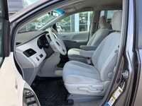BC Vehicle with only 199,000 KM!This Sienna LE is clean inside and out and drives excellent. A perfe... (image 3)
