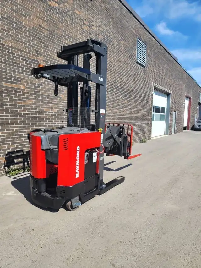 2014 Raymond DOUBLE DEEP REACH 2500LB cap charger Included in Heavy Equipment in Mississauga / Peel Region - Image 4