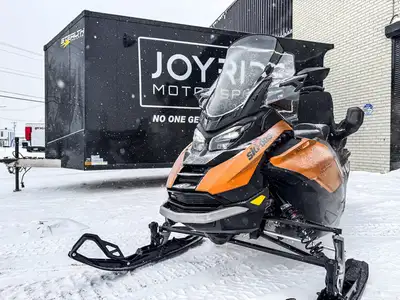 2025 Ski-Doo Grand Touring LE with Platinum Package 900 ACE 137 Silent Ice T. II 1.255-STAR COMFORT...