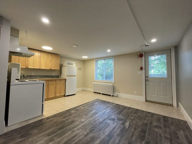 1 bed apartment close to Queen's west campus- 6-237 Mowat Avenue in Long Term Rentals in Kingston - Image 4