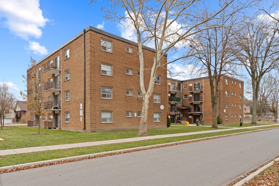 Randal Court Apartments - 1 Bedroom, 1 Bath A Apartment for Rent 4