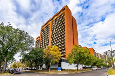 Boardwalk Centre is located on Jasper Avenue, bordering the edge of Downtown and Edmonton's River Va...