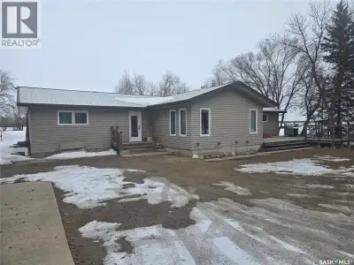 This gorgeous 1 acre property sits only minutes away from Melville in the hamlet of Westview. This 2...
