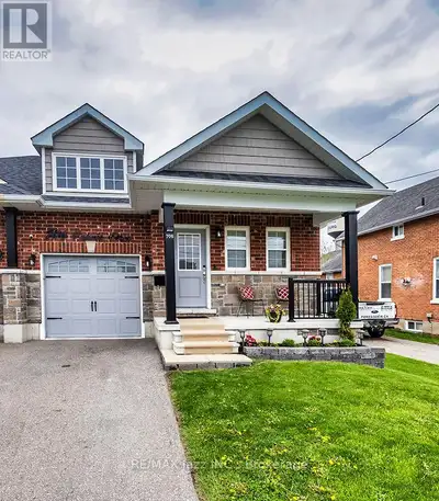 Stunning Stallwood homes built bungalow with 2+1 bedrooms and fully finished top to bottom providing...