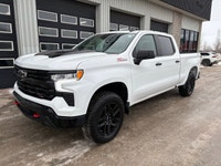 2024 Silverado LT Trail Boss, boasting only 24,031 kms and unmatched off-road capability straight fr... (image 1)