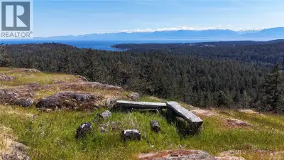 Proudly presenting 830 Montreul Heights, the one and only remaining view lot in this private 7 lot e...