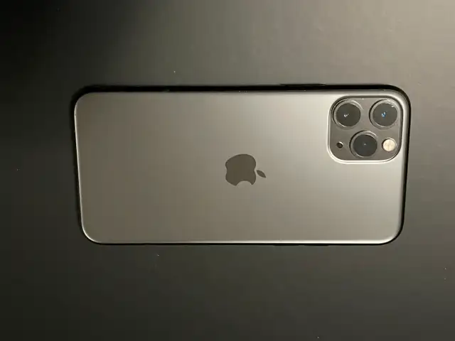 iPhone 11 Pro 64GB – Water Damaged – Good Screen & Body in Cell Phones in Markham / York Region - Image 5