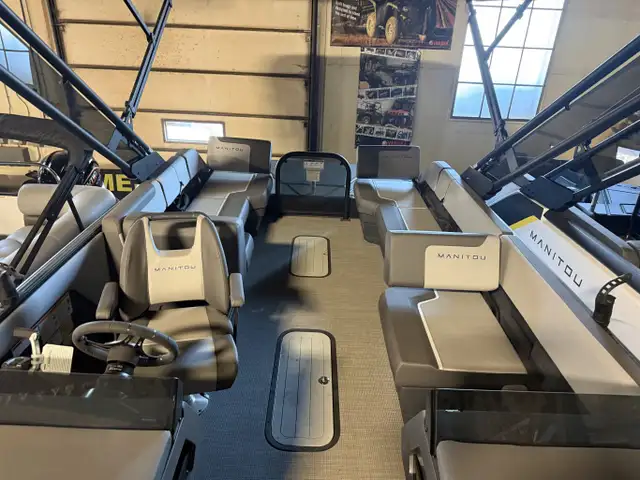 2024 Manitou Cruise 22 MAX Switchback **BLOW OUT PRICING !!!! ** in Powerboats & Motorboats in Moose Jaw - Image 9
