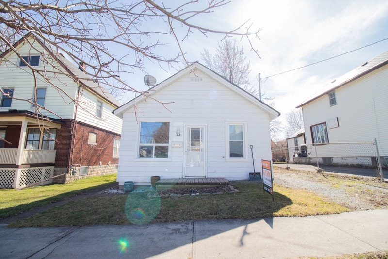 **DETACHED BUNGALOW ** 2 BEDROOM HOUSE IN FORT ERIE!! Long Term Rentals St. Catharines Kijiji