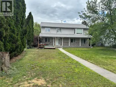 673 Hollywood Road North total of 6 bedrooms 3 baths with suite. Fully rented at present. Lane entry...