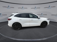 Low Mileage, Leather Seats, Sunroof, Premium Technology Package, 19 inch Aluminum Wheels, Navigation... (image 1)