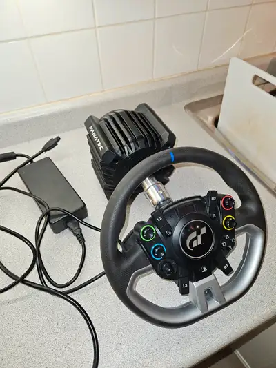 Fanatec CSL DD 8NM, with wheel, Works for PC, XBOX, PlayStation's. Works great Ive upgraded my Sim s...