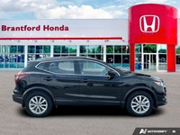 Experience the confident handling and versatile practicality of this 2023 Nissan Qashqai SV, boastin... (image 6)