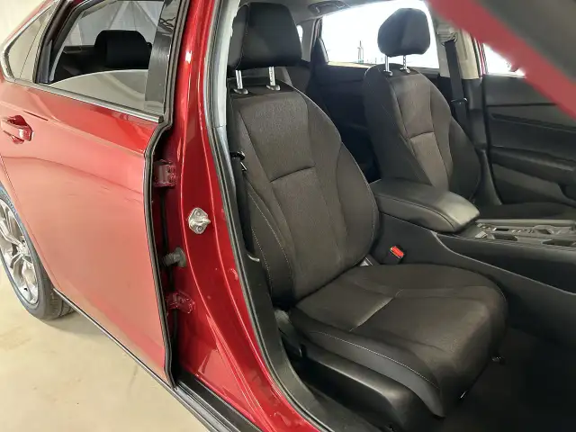 2023 Honda Accord Sedan EX, Carplay, Bluetooth, Caméra, Phares à in Cars & Trucks in City of Montréal - Image 36