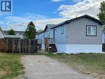 BRAND NEW MOBILE HOME THAT COMES WITH FULL BUMPER to BUMPER WARRANTY until July 2026 !! 3 BEDS/2 FUL...