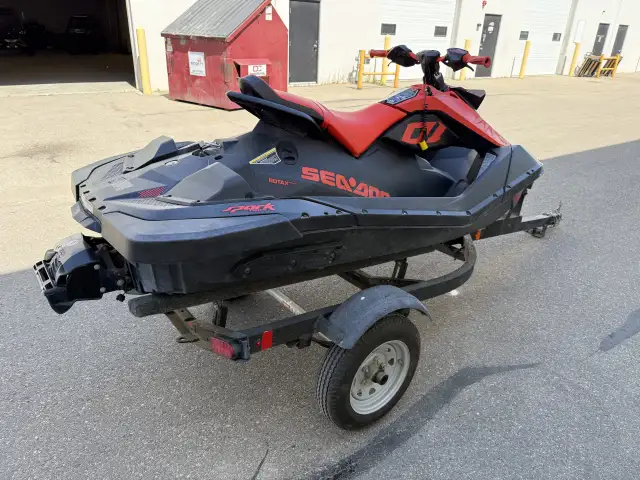 2021 SEADOO SPARK TRIXX (FINANCING AVAILABLE) in Personal Watercraft in Strathcona County - Image 7