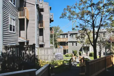 North Mews Apts & Townhouses