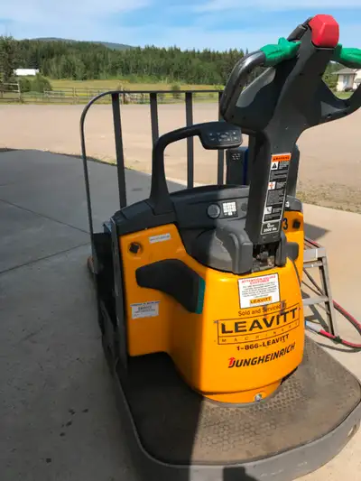 Jungheinrich ECR336 8000 lb. yr2018. two available.c/w chargers .600 volt.low hrs.$2500 each. 250-98...