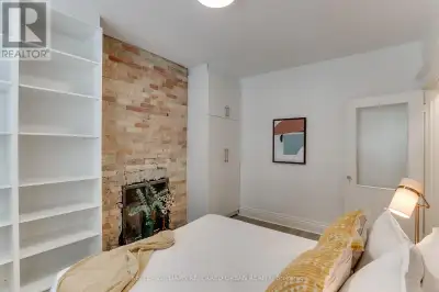 MAIN - 17 WADE AVENUE Toronto (Dovercourt-Wallace Emerson-Juncti