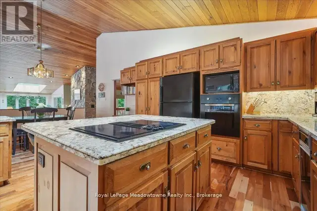 5590 STEELES AVENUE W Milton, Ontario in Houses for Sale in Oakville / Halton Region - Image 19