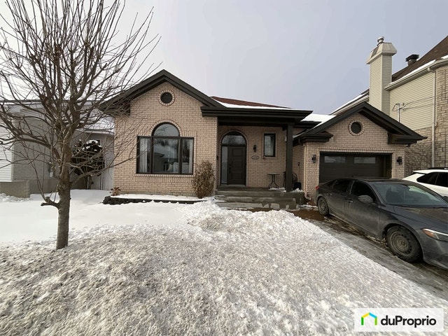 $799,999 - Bungalow for sale in Longueuil (St-Hubert) — photo 1