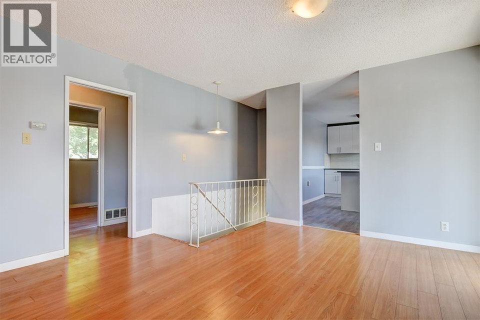 Main 6440 MARA CRESCENT Richmond, British Columbia 4